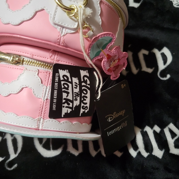 Loungefly Alice In Wonderland Unbirthday Cake Bam Exclusive Crossbody. - Picture 7 of 9